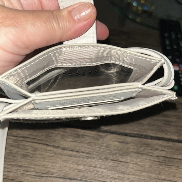 Save the Girls Touchscreen Phone Case or Crossbody with RFID Gray. NWOT - Picture 5 of 11